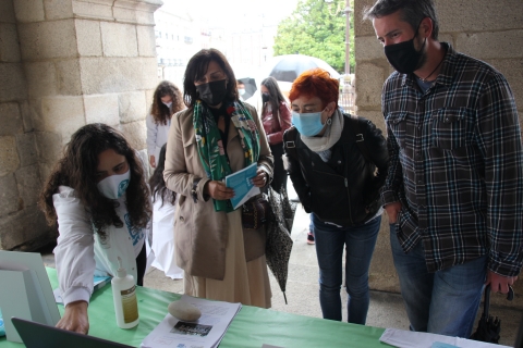 Rubén Arroxo y Maite Ferreiro participaron en las actividades O laboratorio na rúa, organizadas por la USC