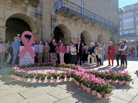 El Ayuntamiento de Lugo #SACAPECHO para conmemorar el Día Internacional contra el Cáncer de Mama