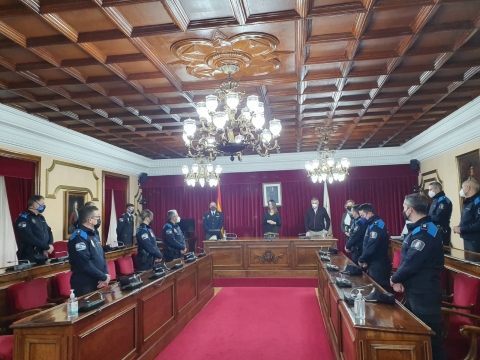 Lara Méndez preside a toma de posesión de 11 oficiais da Policía Local, entre eles a primeira muller que alcanza este cargo