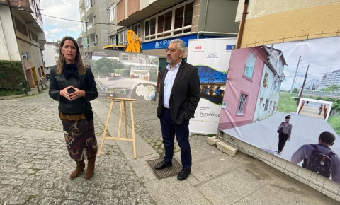 Lara Méndez supervisa el inicio de la peatonalización de la Calzada da Ponte, que pondrá en valor el Camino Primitivo y la Vía Romana XIX
