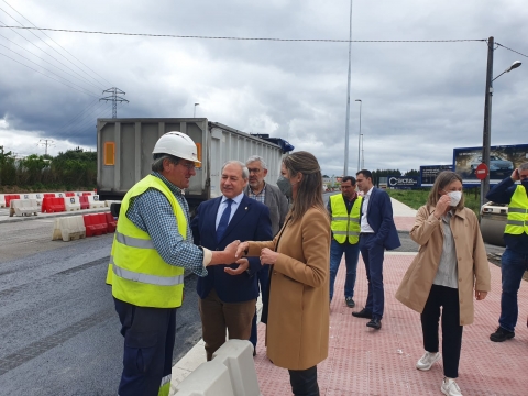 El Presidente de la Diputación y la Alcaldesa de Lugo supervisan las obras de aglomerado de la Avenida Infanta Elena