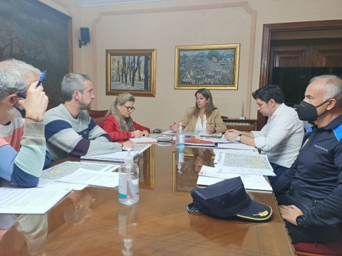 La Comisión de Tráfico, que preside Lara Méndez, ratificó hoy los itinerarios y la normativa de Carga y Descarga en el Casco histórico