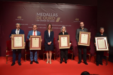 Lara Méndez: “Estas Medallas de Ouro son o recoñecemento explícito á capacidade das e dos galardoados para tecer redes de complicidade coa cidadanía”