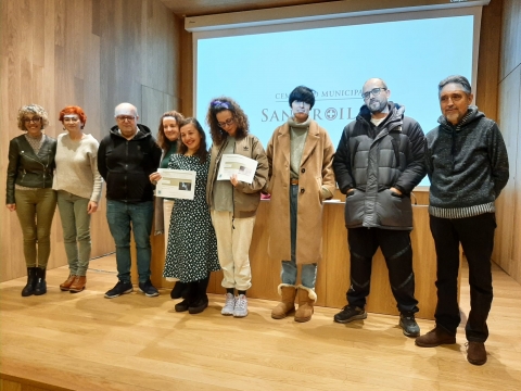 Cristina López entrega los premios del VIII concurso de fotografía "Estampas de Paz e Acougo"