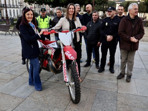 Lara Méndez concreta con la Subdelegación y las Fuerzas y Cuerpos Policiales el dispositivo de seguridad de la prueba del Campeonato de España de Motocross que se celebrará en Lugo este mes