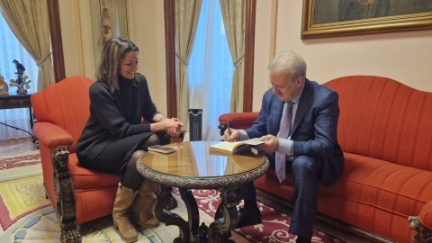 Lara Méndez agradece a contribución de Campo Vidal ao dereito á información en España