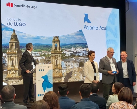 O Concello de Lugo recibe o galardón Pajaritas Azules pola súa excelencia na reciclaxe