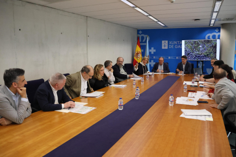 A alcaldesa Paula Alvarellos reúnese con persoal do Sergas para avanzar no proxecto do novo centro de saúde do Sagrado Corazón