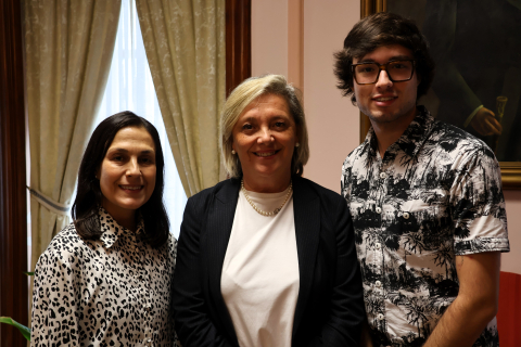 Paula Alvarellos recibe á vogal da Federación Galega de Enfermidades Raras e Crónicas, Eva Mª Díaz González