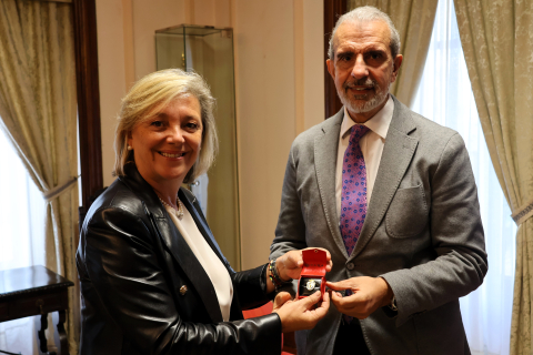 Paula Alvarellos recibe á nova directiva do Consello Xeral de Secretarios, Interventores e Tesoureiros da provincia