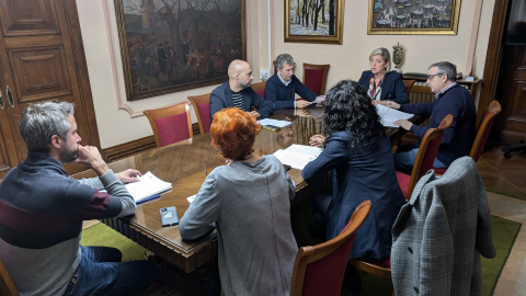 O Executivo de Paula Alvarellos unifica nun único contrato o servizo de vixilancia e control de acceso a varias dependencias municipais O Executivo de Paula Alvarellos unifica nun único contrato o servizo de vixilancia e control de acceso a varias dependencias municipais