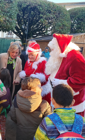 El mercado Nadalmente Lucense abre sus puertas mañana con una chocolatada navideña, la visita de Mamá y Papá Noel y talleres infantiles El mercado Nadalmente Lucense abre sus puertas mañana con una chocolatada navideña, la visita de Mamá y Papá Noel y talleres infantiles
