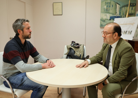 Rubén Arroxo mantén un encontro co Reitor da USC