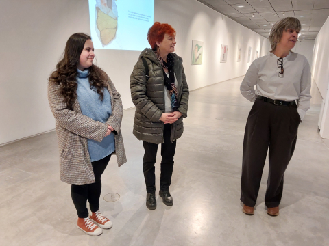 Maite Ferreiro visita la exposición "Evolución desde a imperfección: arte, realidade virtual e Neurociencia"