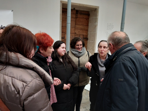 Maite Ferreiro inaugura a mostra ‘Ritos e rituais de inverno’, que achega ao Vello Cárcere máis de oitenta máscaras do Entroido portugués de Trás-os-Montes