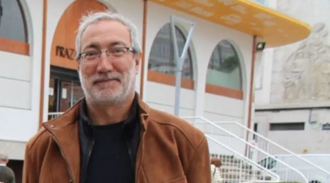 La Tenencia de Alcaldía solicita a la Xunta que repare y reubique la marquesina del bus instalada en Castelo