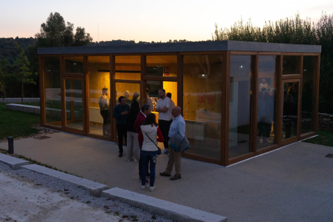 Artistas multidisciplinares de Ourense, A Coruña e Cantabria, ocuparán as tres residencias artísticas no Coliving do Carme para desenvolver os seus proxectos durante tres meses Artistas multidisciplinares de Ourense, A Coruña e Cantabria, ocuparán as tres residencias artísticas no Coliving do Carme para desenvolver os seus proxectos durante tres meses