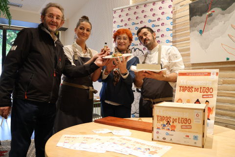 Maite Ferreiro asiste ao inicio do XX Concurso de Tapas de Lugo celebrado no restaurante Paprica