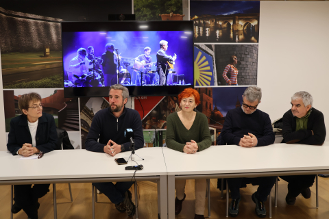 Rubén Arroxo e Maite Ferreiro presentan o vídeo do concerto de Fuxan os Ventos no auditorio ao que dan nome Rubén Arroxo e Maite Ferreiro presentan o vídeo do concerto de Fuxan os Ventos no auditorio ao que dan nome