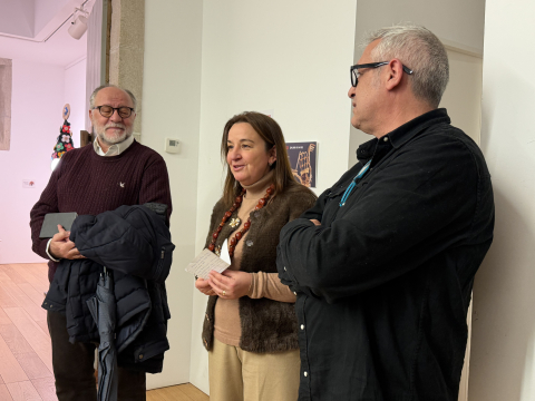 Cristina López inaugura no Vello Cárcere a exposición 'Mobiliario vestido' do escultor Piquico