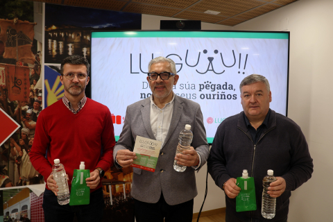 O Concello de Lugo pon en marcha a campaña “Luguau: Deixa a súa pegada, non os seus ouriños” con reparto de kits de limpeza en distintos barrios da cidade
