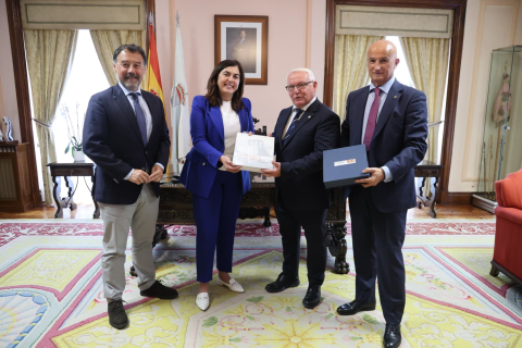 La Alcaldesa de Lugo recibió a los representantes de los Colegios de Agentes Comerciales con motivo de su centenario La Alcaldesa de Lugo recibió a los representantes de los Colegios de Agentes Comerciales con motivo de su centenario