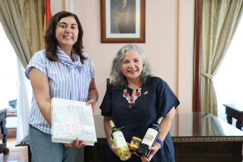 A alcaldesa recibe á Cónsul Xeral da República Arxentina en Vigo para reforzar os vínculos institucionais con Lugo A alcaldesa recibe á Cónsul Xeral da República Arxentina en Vigo para reforzar os vínculos institucionais con Lugo