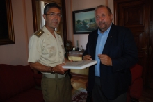 O Alcalde de Lugo despediu esta mañá ao Subdelegado de Defensa en Lugo Ricardo Cuesta 