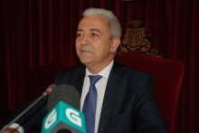 El Ayuntamiento aprobó la licencia para el ascensor de la Muralla tan pronto la Xunta adaptó un proyecto que había obviado la existencia de instalaciones de servicios El Ayuntamiento aprobó la licencia para el ascensor de la Muralla tan pronto la Xunta adaptó un proyecto que había obviado la existencia de instalaciones de servicios