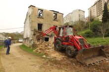 Comienzan los trabajos de demolición de la casa abandonada del  Rato 