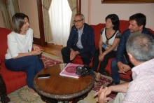 A Alcaldesa durante o seu encontro coa Asociación de Amigos do San Froilán de Barcelona