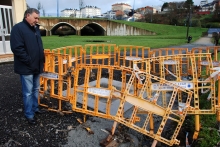 El Ayuntamiento atiende las peticiones vecinales y corrige el colector de saneamiento de la calle de la Rocha para evitar fugas