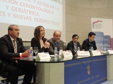 La Alcaldesa reafirma la apuesta del Ayuntamiento por el envejecimiento activo en la clausura de un congreso de geriatría