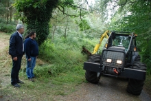 El Ayuntamiento activa hoy el Plan de Roza, que acondicionará unos 700 kilómetros de viales del rural El Ayuntamiento activa hoy el Plan de Roza, que acondicionará unos 700 kilómetros de viales del rural