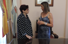 La Alcaldesa preside la toma de posesión de la nueva Directora General de Recursos Humanos, Ana Sáez Mancebo A Alcaldesa preside a toma de posesión da nova Directora Xeral de Recursos Humanos, Ana Sáez ManceboLa Alcaldesa preside la toma de posesión de la nueva Directora General de Recursos Humanos, Ana Sáez Mancebo