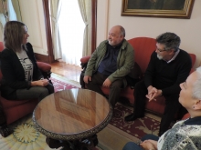 El Ayuntamiento recibe una importante donación particular de 5.000 libros y un millar de documentales y películas de ficción