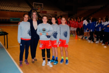 Lara Méndez y Miguel Fernández entregan los trofeos del IX Torneo de Nadal 2016 do Club Ensino