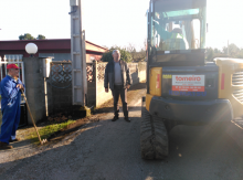 Miguel Fernández supervisa las obras de mantenimiento y conservación del firme en la carretera del Seixo