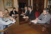 A Alcaldesa analiza cos voceiros como desbloquear o pago de facturas por 2,3 millóns