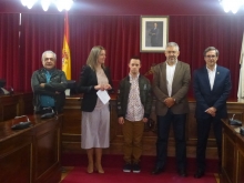 El Ayuntamiento recibe al nadador lucense Mauro Rodríguez, "todo un ejemplo de superación"