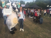 La Alcaldesa visita el II Festival de la Leche, con el que colabora el Ayuntamiento