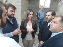 Ducias de veciños participan na xornada de concienciación sobre a reanimación cardiopulmonar na Praza Maior