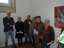 Obras pintadas sujetando un pincel con la boca y el pie en la nueva exposición del Vello Cárcere