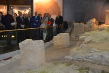 La Alcaldesa subraya el "valor añadido" que acerca la labor docente e investigadora de la USC a la Domus do Mitreo La Alcaldesa subraya el "valor añadido" que acerca la labor docente e investigadora de la USC a la Domus do Mitreo