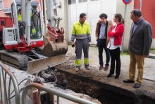 O Goberno continúa coa renovación de rúas da cidade, neste caso mellorando as redes e pavimentación da rúa da Xesta