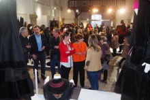 Lugo acolle ata xullo unha colección inédita de 25 traxes tradicionais de garda das terras lucenses Lugo acolle ata xullo unha colección inédita de 25 traxes tradicionais de garda das terras lucenses