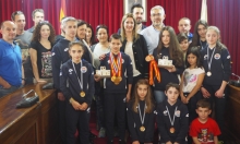 El Ayuntamiento luce a los taekwondonistas de la escuela lucense