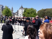 Cientos de personas celebran el Día de las Letras participando en las actividades de música y baile organizadas por el Ayuntamiento