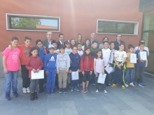 Entrega dos diplomas aos nenos e nenas participantes no VII Cursos Primavera Segura do Parque Infantil de Tráfico