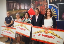 Carmen Basadre e José María Seijas entregan os premios aos mellores escaparates inspirados na Antiga Roma Carmen Basadre e José María Seijas entregan os premios aos mellores escaparates inspirados na Antiga Roma